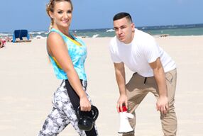 Muscled Babes Do It Better